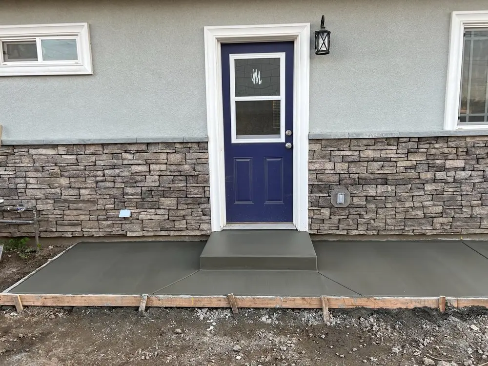 New concrete entry landing